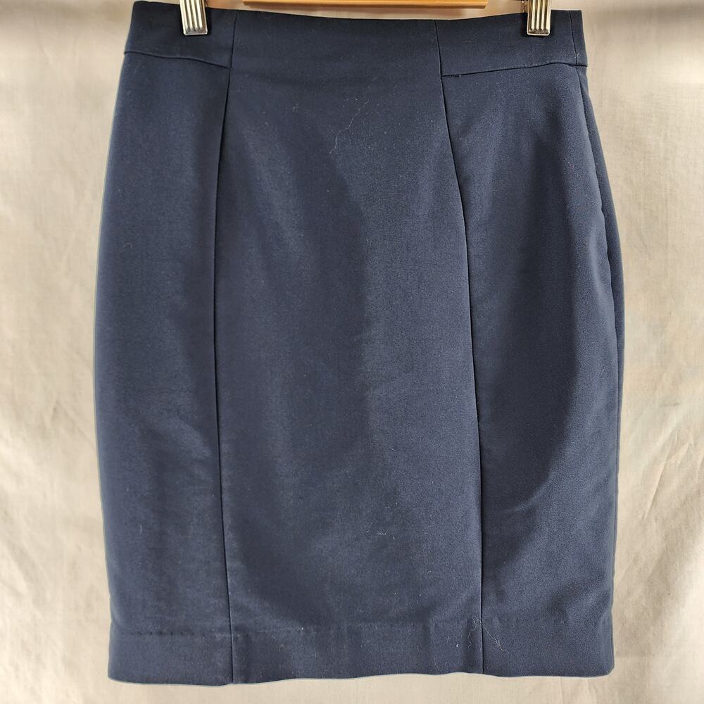 H&M Size 4 Navy Blue Mini Career Wear Polyester with Back Zipper On the Back